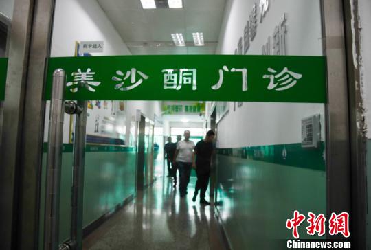 有數(shù)據(jù)顯示，十年來，山西省司法行政戒毒系統(tǒng)累計(jì)收治戒毒人員總數(shù)6萬余人。截至目前，在冊(cè)強(qiáng)制隔離戒毒人員、自愿戒毒人員、戒毒康復(fù)人員、美沙酮維持治療人員共1.2萬余人。　王建軍 攝