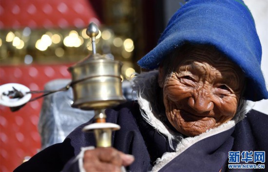 (新春走基層)(5)我們將在低海拔新居過年——極高海拔地區(qū)群眾生態(tài)搬遷安置點見聞