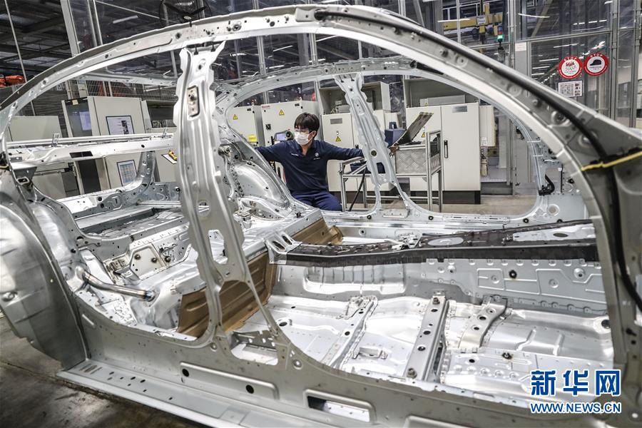 (中國(guó)經(jīng)濟(jì)新觀察·圖文互動(dòng))(5)重大投資項(xiàng)目開復(fù)工提速 吹響中國(guó)經(jīng)濟(jì)復(fù)蘇“沖鋒號(hào)”