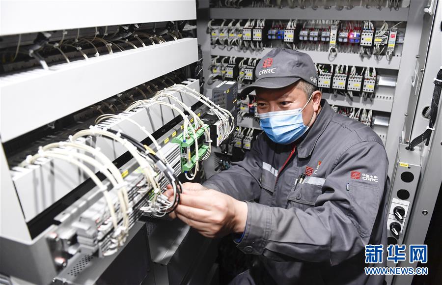 （在習近平新時代中國特色社會主義思想指引下——新時代新作為新篇章·習近平總書記關(guān)切事·圖文互動）（9）汗水的味道——記錄奮戰(zhàn)在復(fù)工復(fù)產(chǎn)一線的勞動者