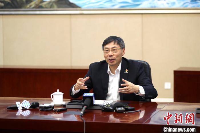 近日，全國人大代表、浪潮集團(tuán)董事長兼CEO孫丕恕接受媒體采訪。浪潮集圖供圖