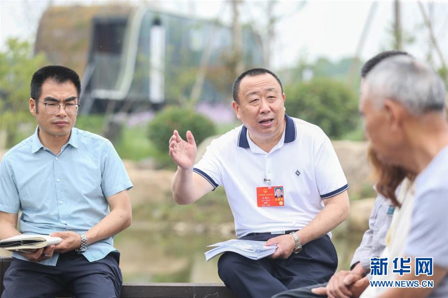 （新華全媒頭條·兩會精神看落實·圖文互動）（2）整體謀劃、系統(tǒng)升級、全面提升——落實全國兩會精神織牢織密公共衛(wèi)生防護網(wǎng)