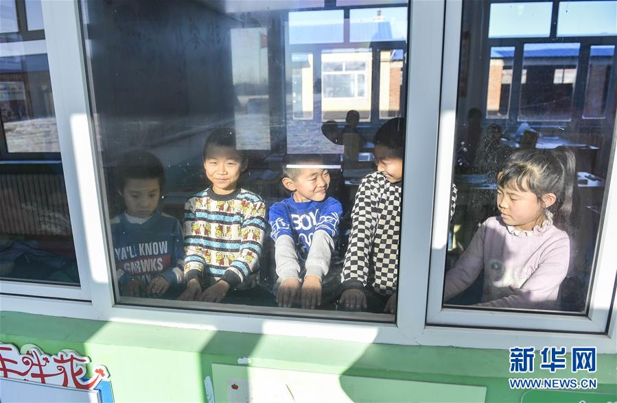 (新華全媒頭條·圖文互動)(14)偉大旗幟引領(lǐng)歷史巨變——習(xí)近平新時(shí)代中國特色社會主義思想指引“十三五”經(jīng)濟(jì)社會發(fā)展述評