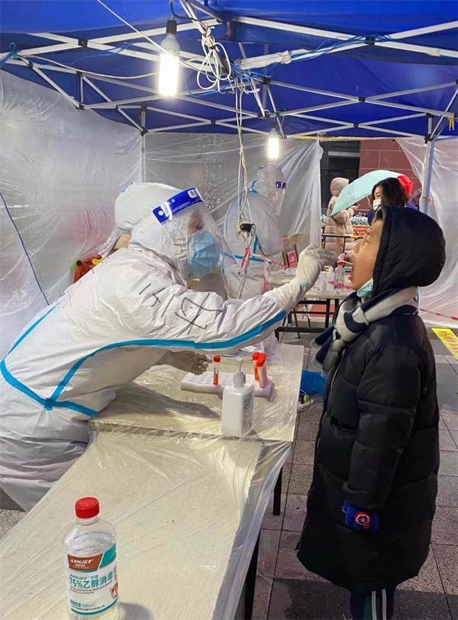 【戰(zhàn)“疫”第一線(xiàn)】你中有我我中有你 陜西各地鄰里守望相助共渡難關(guān)_fororder_微信圖片_20220113193644